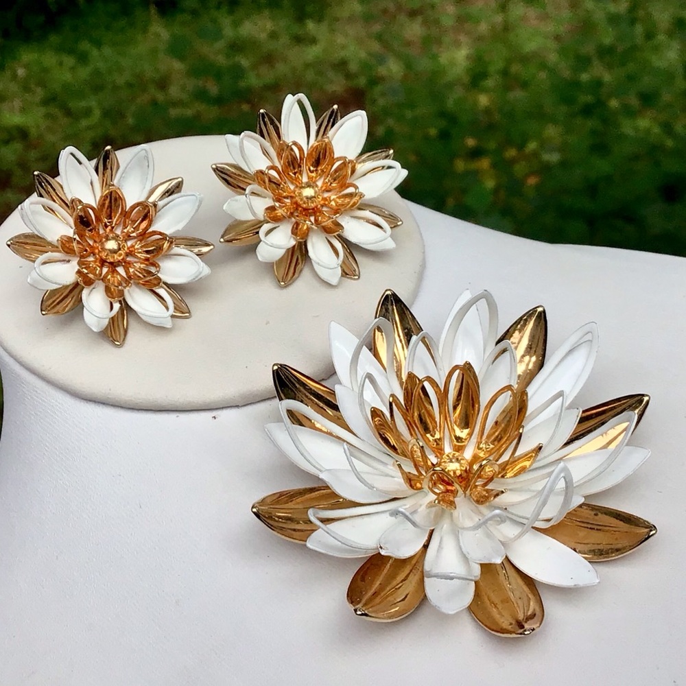 🌺Vintage Flower Brooch & Earrings